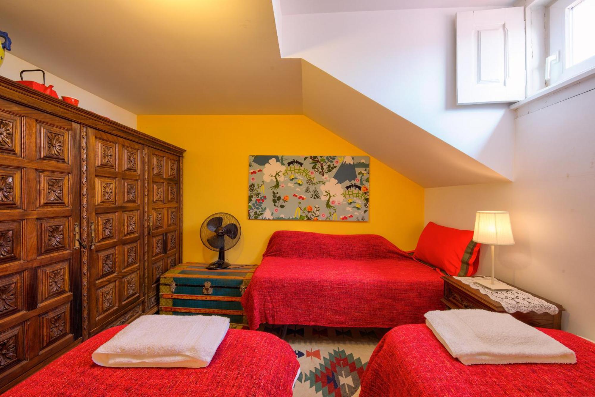 Adore Portugal Coimbra Guest House Экстерьер фото
