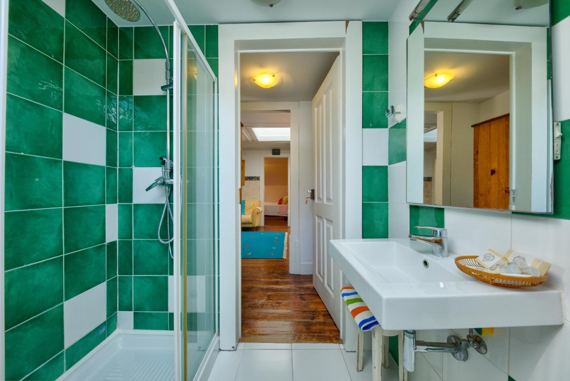 Adore Portugal Coimbra Guest House Экстерьер фото