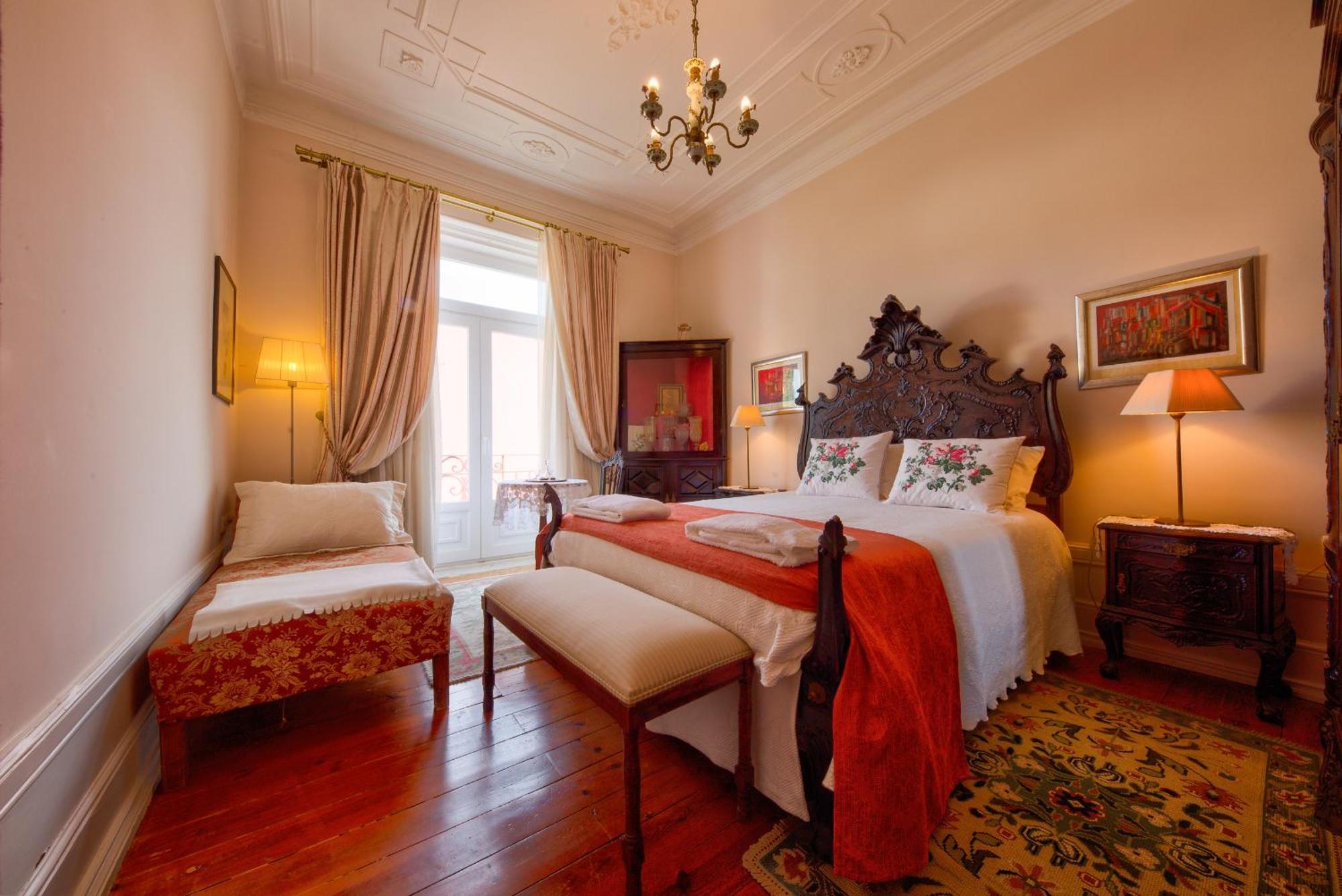 Adore Portugal Coimbra Guest House Экстерьер фото