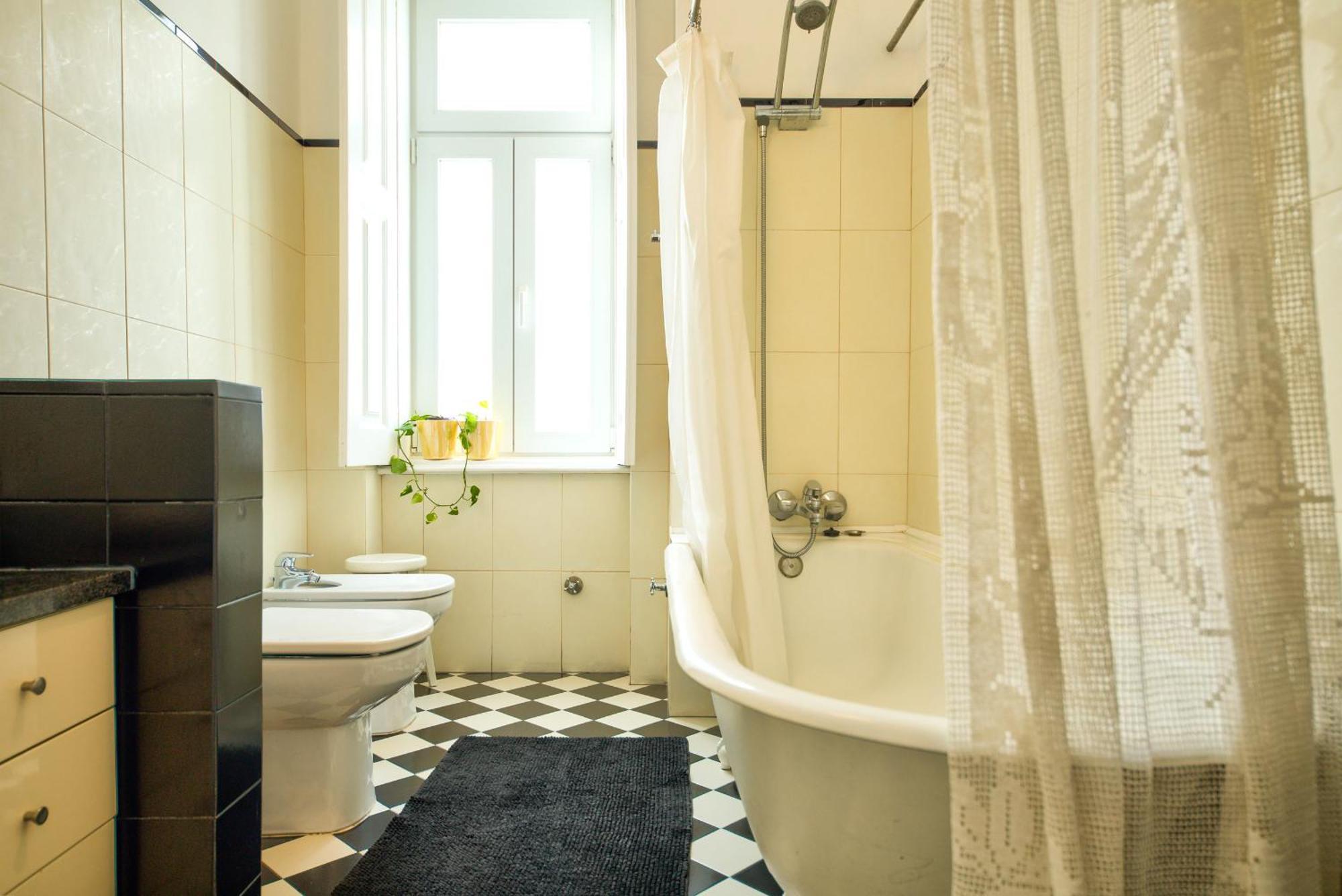 Adore Portugal Coimbra Guest House Экстерьер фото